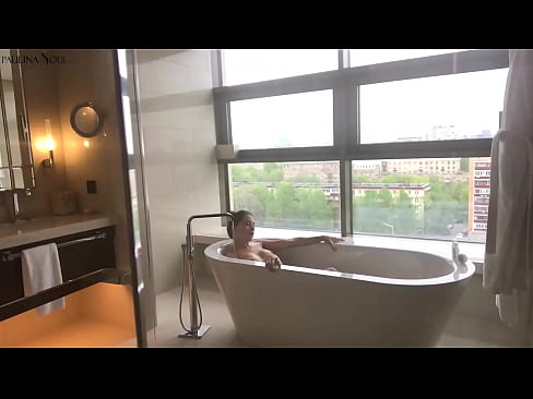 ❤️ Obrovská baba vášnivo si honí kundu v kúpeľni ️ Šukanie video na sk.ladyxxxporno.ru ❤